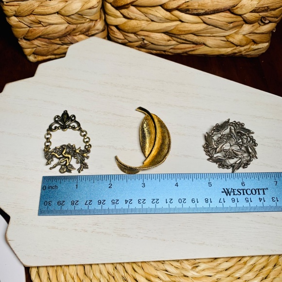 Classic Vintage Brooches, Lot of 3 - Picture 14 of 14